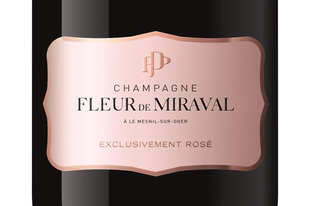 Brad Pitt y Angelina Jolie lanzan su champán