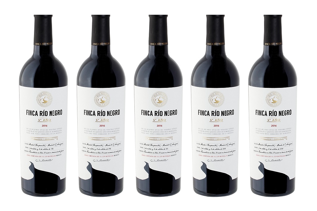 Finca Río Negro 5º Año 2016, amplio, intenso y sedoso