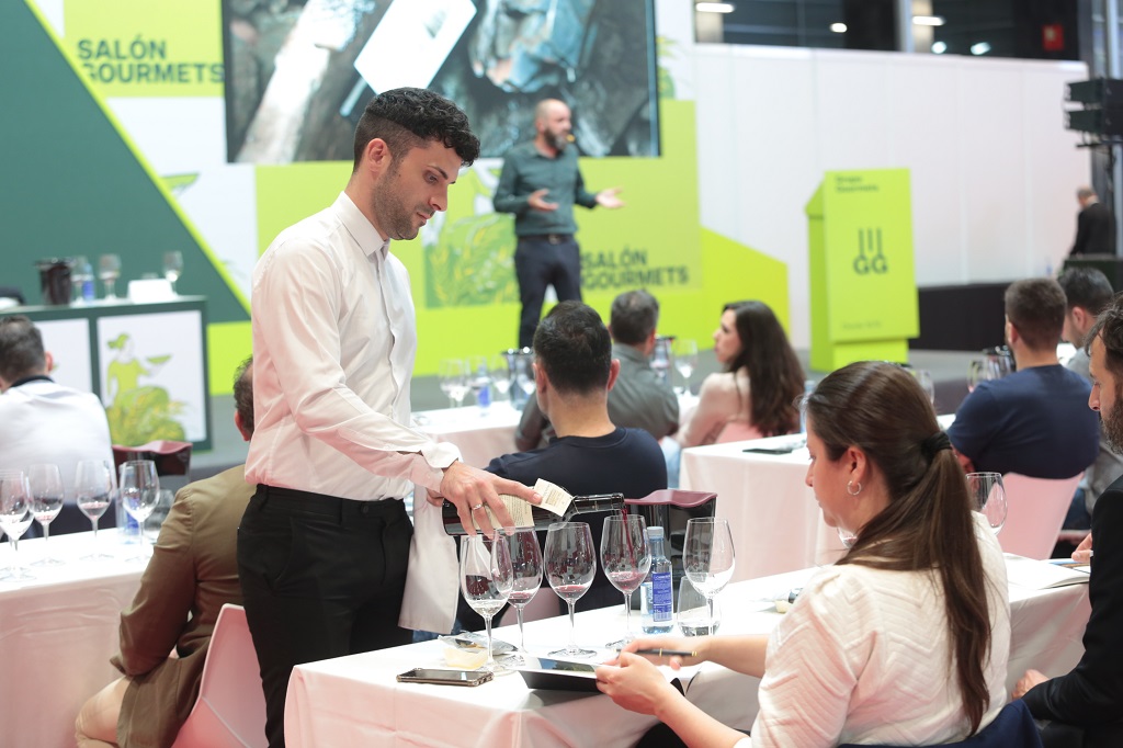 Antología Miguel Torres: cinco invitaciones al reencuentro