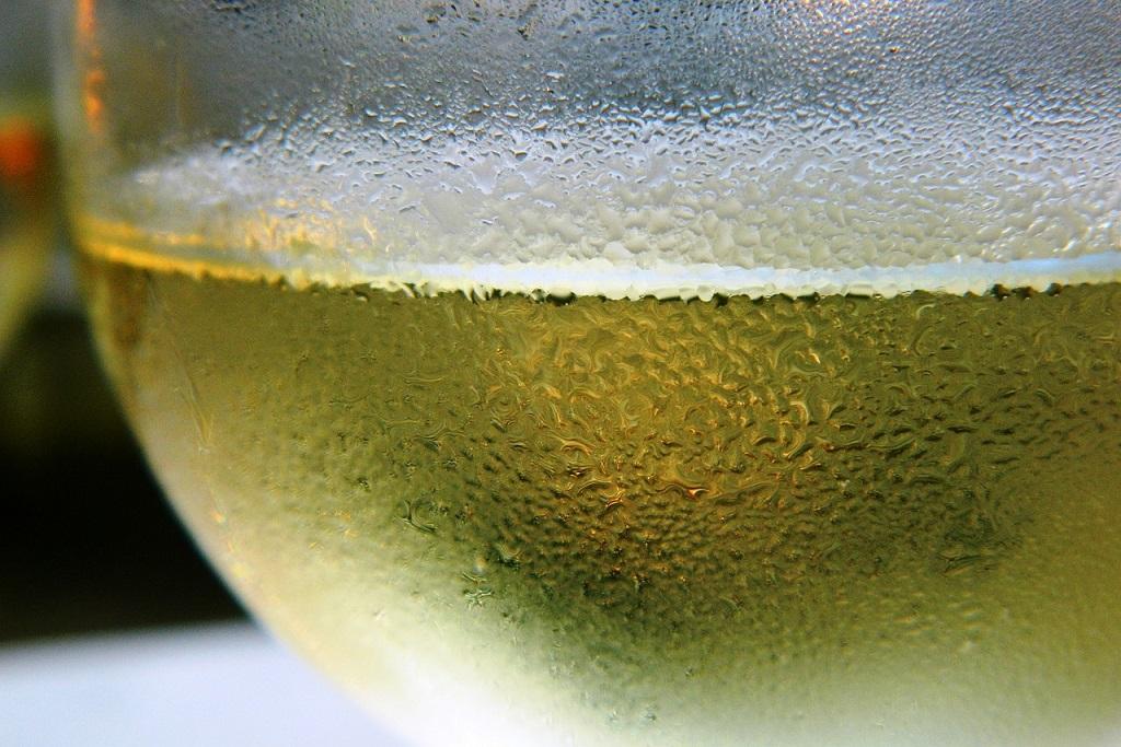 Tres blancos españoles entre los favoritos 2022 de Jancis Robinson