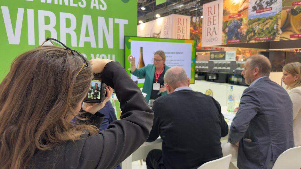 (Lo más leído) Beth Willard da a conocer en Prowein los DO Rueda Awards 2025