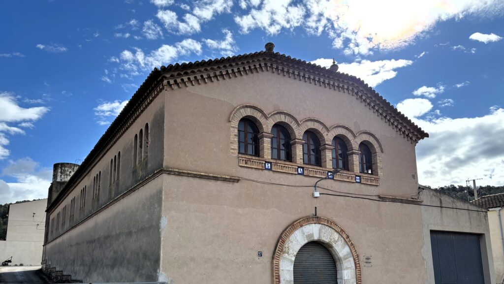 Can Sumoi recupera una cooperativa diseñada por un discípulo de Gaudí