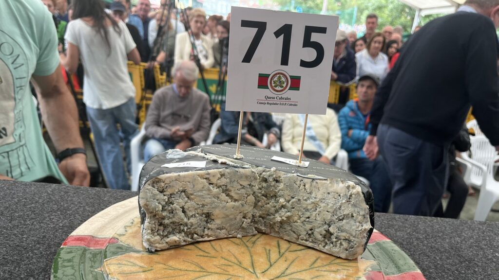 Nuevo récord Guinness: 37.000 euros por el mejor cabrales