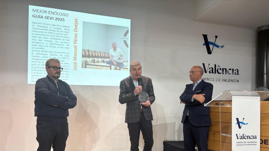 Pérez Ovejas y Dominio de Calogía Cuvée S 2021, mejor enólogo y mejor tinto de La Guía SeVi