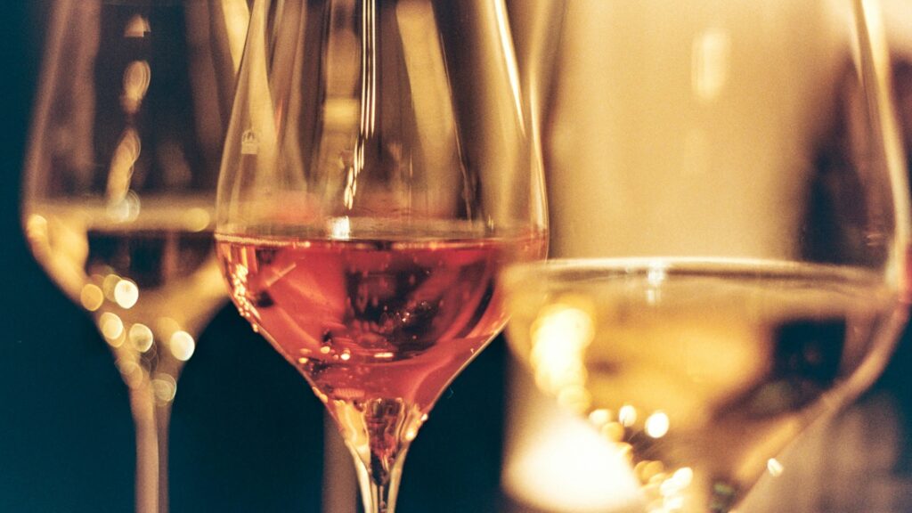 La exportación de vinos embotellados de la UE baja más de 15.000 millones de euros en un año