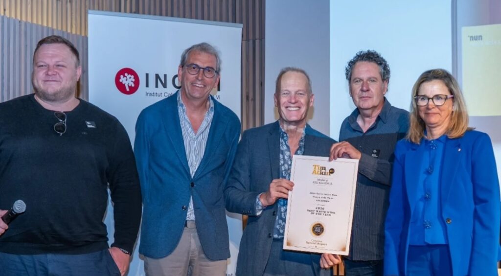 Les Manyes 2023, mejor tinto de Cataluña según Fintan Kerr y Tim Atkin